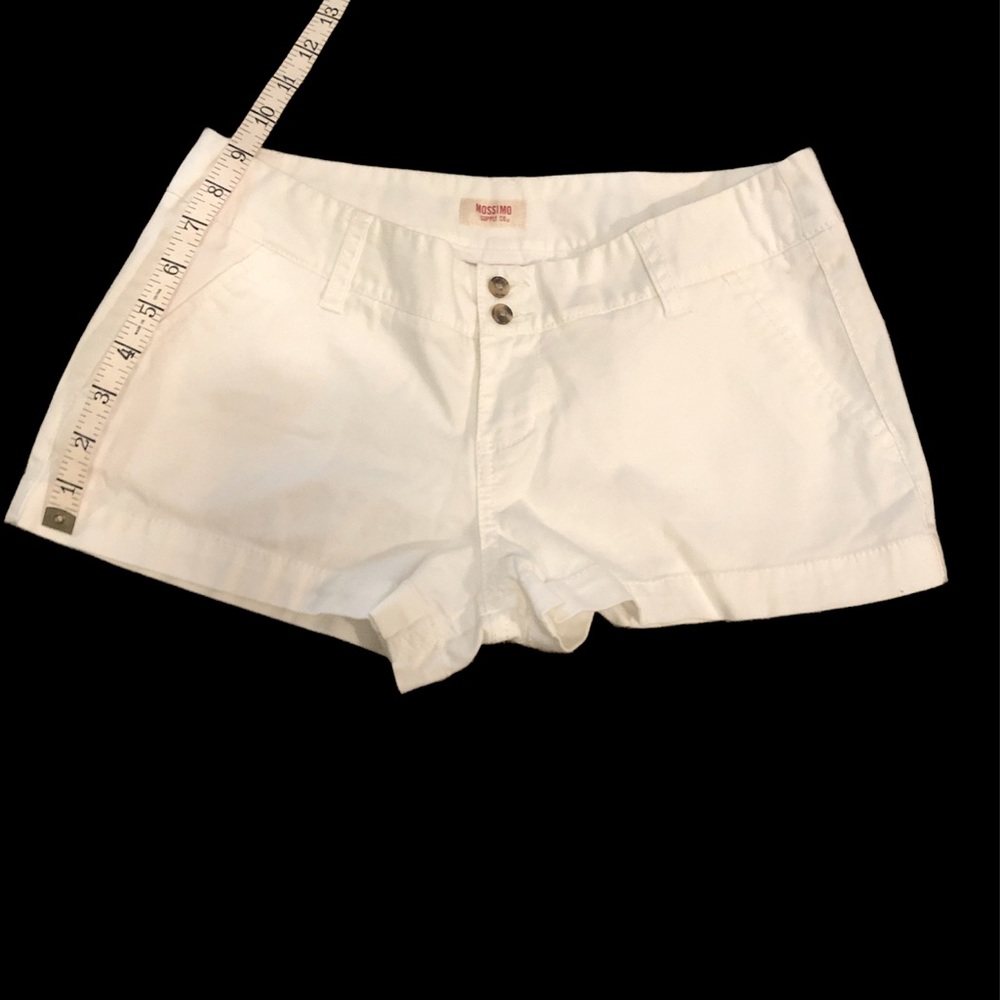 🩳 Shorts - Picture 2 of 6